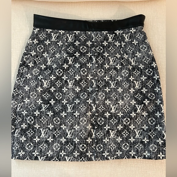 LV denim skirt - Picture 4 of 4